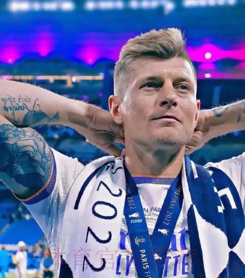 克罗斯:还没有决定未来 但很快你们就会知道答案 克罗斯:还没有决定未来 但很快你们就会知道答案